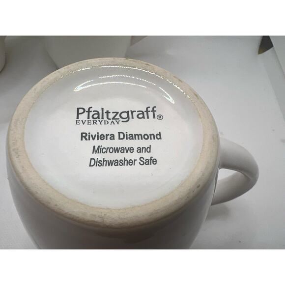 Set Of 4 RARE Pfaltzgraff Riviera Diamond Large Mugs 4" gold EXCELLENT! - Picture 3 of 3